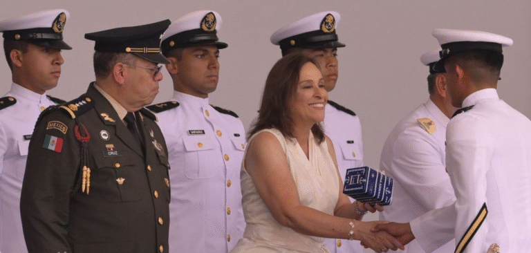 Rocío Nahle amadrina a 337 cadetes de la Armada de México en la Heroica Escuela Naval