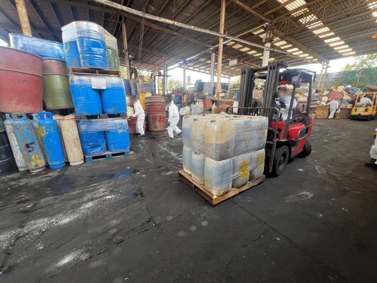 FGR destruye más de siete toneladas y 30 mil litros de precursores químicos en Michoacán