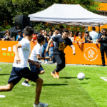 Samuel García se suma a la cascarita escolar y celebra avance del programa “Ponte Nuevo, Ponte Mundial”