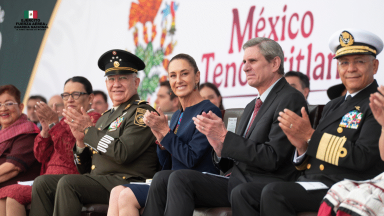 Presidenta Claudia Sheinbaum y SEDENA conmemoran 700 años de México-Tenochtitlan con gran escenificación en el Zócalo