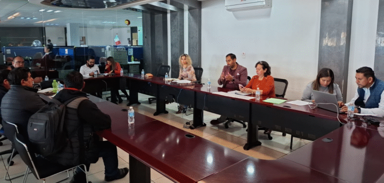 SEP Puebla atiende demanda de padres de familia por falta de personal en secundaria de Ixtacamaxtitlán