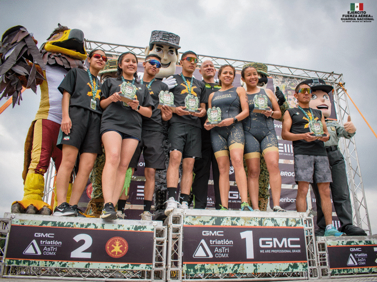 Triatlón “AsTri 2025” reúne a fuerzas armadas y ciudadanía en jornada deportiva en el Heroico Colegio Militar