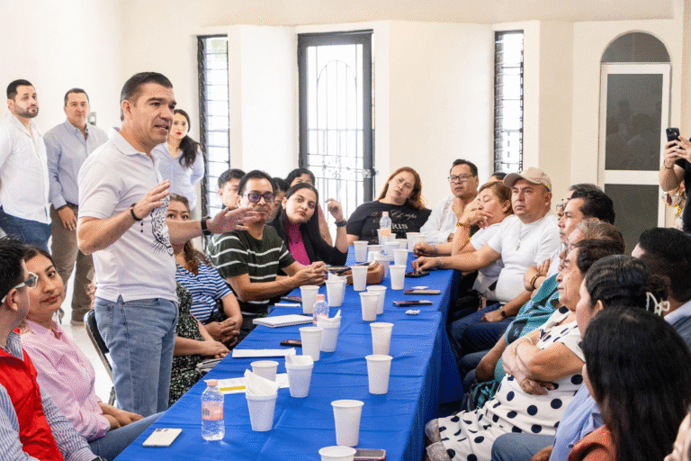 Luis Ignacio Avendaño Bermúdez reafirma cercanía con ciudadanos de Tuxtla Gutiérrez