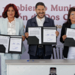 Martí Batres firma convenio con Tecámac para donación de dos clínicas al ISSSTE