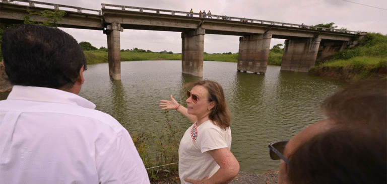 Reconstruirá Rocío Nahle el puente El Mostal como parte de modernización carretera en Veracruz