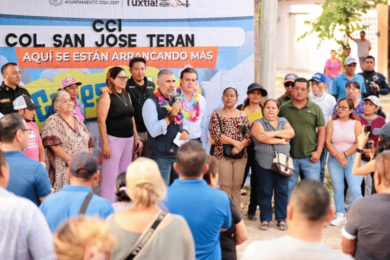 Arrancan trabajos de casi 600 metros de pavimentación en la colonia CCI: Ángel Torres
