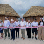 Gobierno de Yucatán entrega baños ecológicos para impulsar turismo en San Felipe