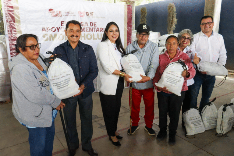Cholula entrega 1,700 despensas a familias en situación de vulnerabilidad