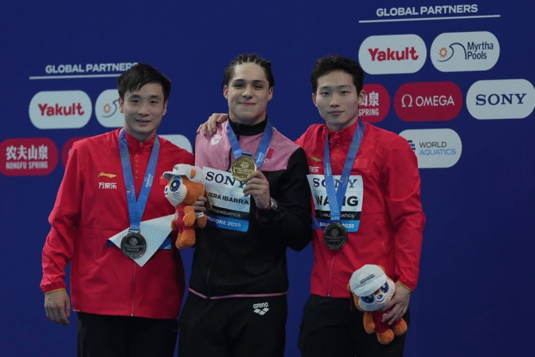 Osmar Olvera, campeón mundial en trampolín 3m en Singapur 2025