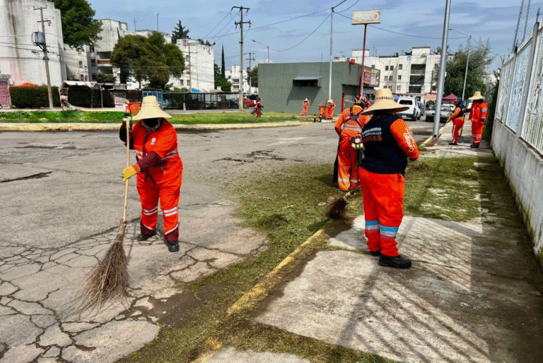 Gobierno de Puebla refuerza acciones de limpieza en Loma Bella y zonas aledañas