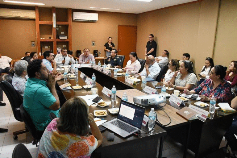 Declaran veda sanitaria por Marea Roja en la costa de Yucatán entre Progreso y Celestún