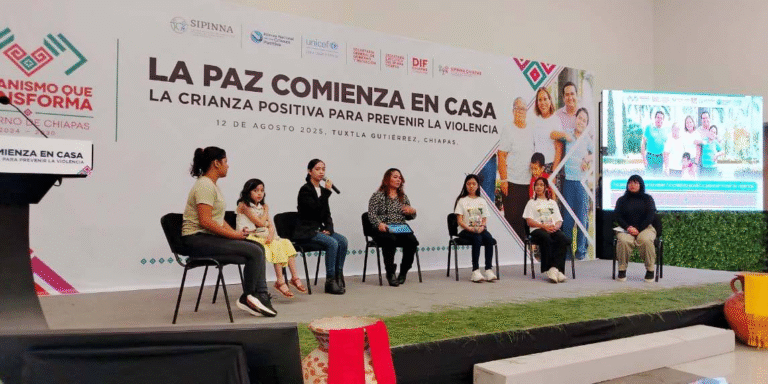Jóvenes de Villaflores representan a la Red Estatal en foro “La Paz Comienza en Casa”