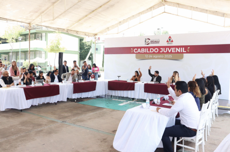 Jóvenes de Cuautitlán Izcalli presentan propuestas en Cabildo Juvenil