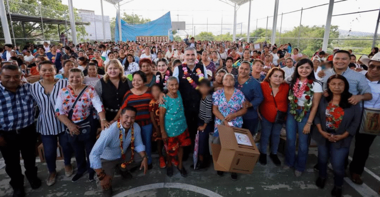 Beneficiamos a mujeres de 15 colonias más con el programa Pollotón en Tuxtla: Angel Torres