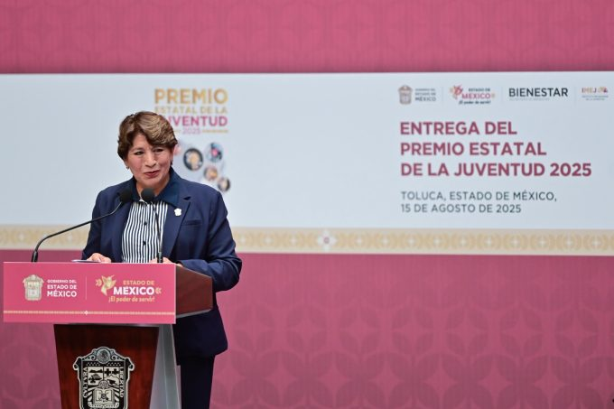 Delfina Gómez entrega Premio Estatal de la Juventud 2025 a 30 jóvenes mexiquenses