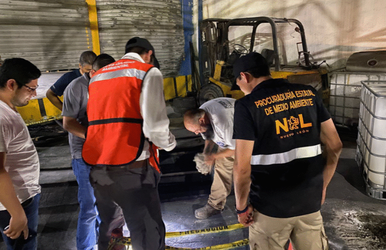 División Ambiental sella descargas irregulares en empresa de San Nicolás de los Garza