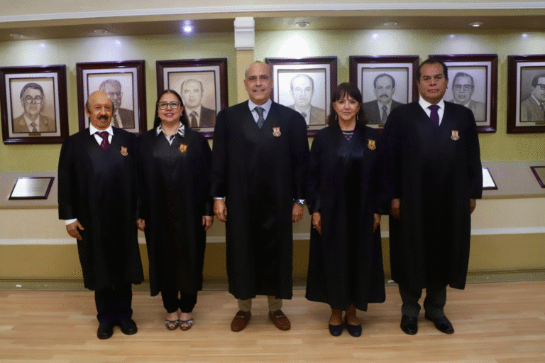 Pleno del Tribunal Superior de Justicia de Chiapas celebra sesión ordinaria