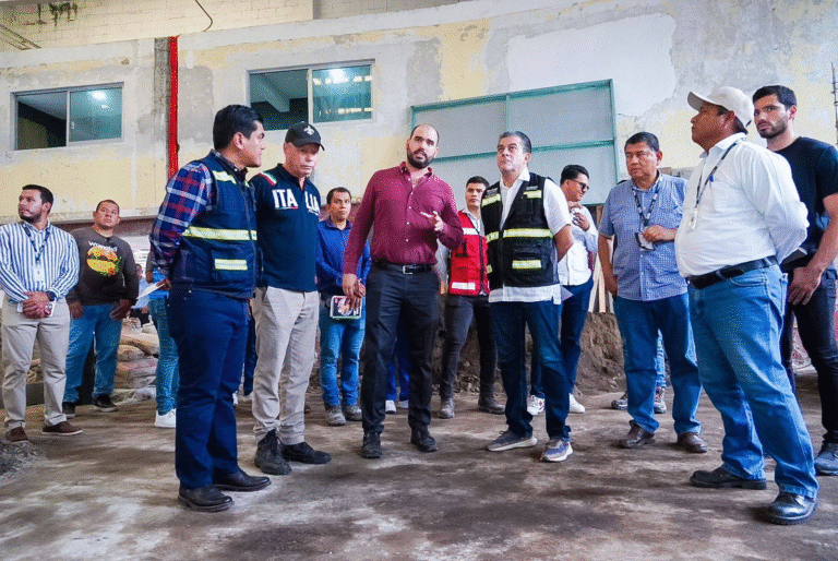 Yamil Melgar supervisa avances en rehabilitación de espacios deportivos en Tapachula