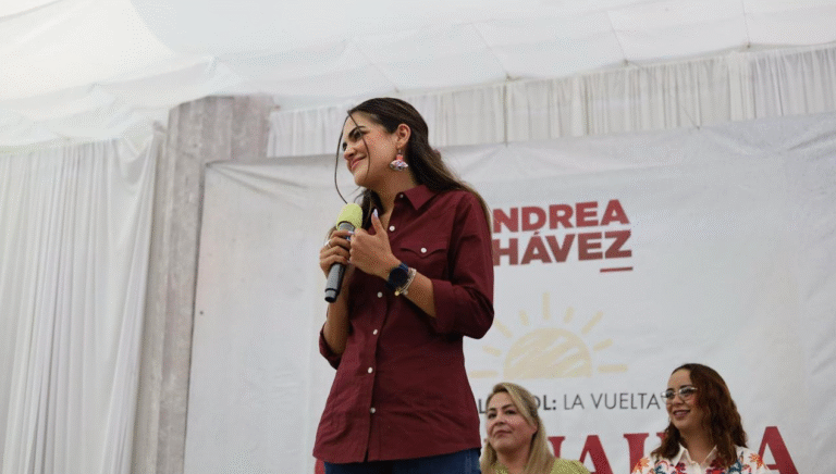 Andrea Chávez entrega apoyos en Carichí y encabeza asamblea multitudinaria en Cuauhtémoc