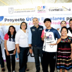Ayuntamiento de Tuxtla Gutiérrez entrega Tux Útiles a estudiantes de la Preparatoria No. 8