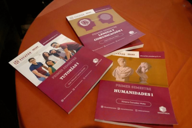 Segey presenta libros de texto innovadores para preparatorias estatales en Yucatán
