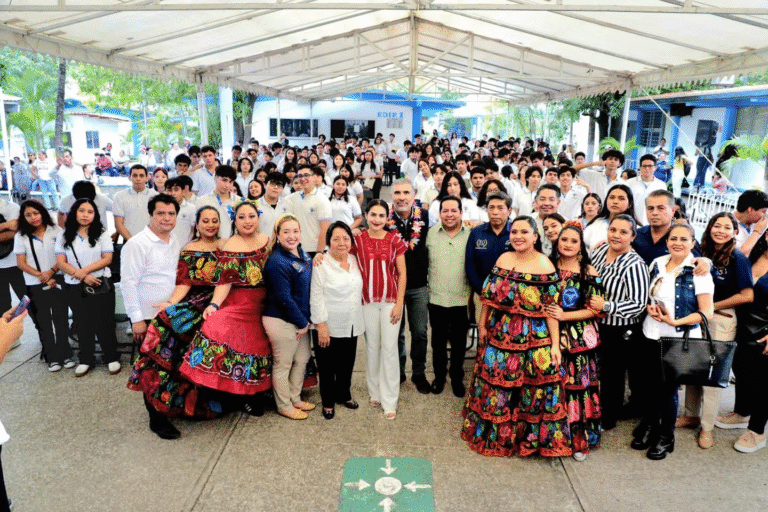 Seguimos apoyando a la juventud tuxtleca con Tux-Útiles: Ángel Torres