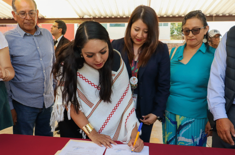 Cholula impulsa oportunidades educativas con la firma de convenios duales