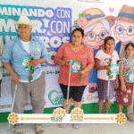Gobierno de Izúcar de Matamoros entrega bastones de apoyo a adultos mayores en comunidades rurales