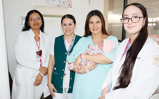 IMSS Sonora atiende parto de emergencia en automóvil y garantiza salud de madre e hija