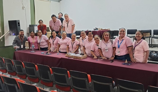 ISSSTE entrega mil 364 credenciales a jubilados y pensionados en Tuxtepec, Oaxaca