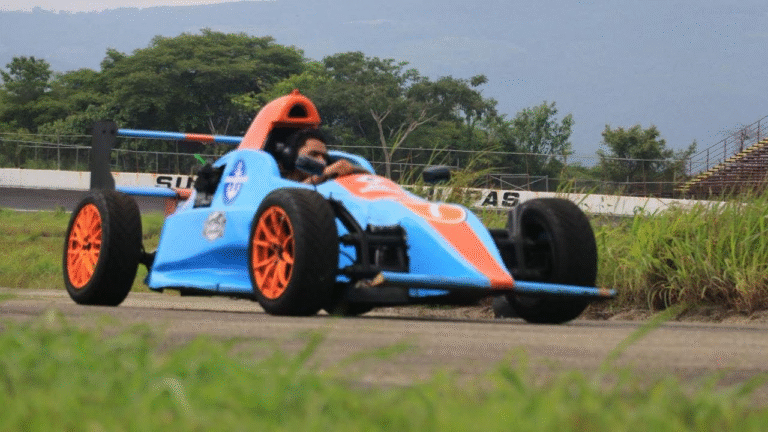 Ayuntamiento de Tuxtla abre convocatoria para curso de pilotos de Fórmula 1.8