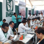 IMSS atiende a más de 27 mil personas en dos días durante la Feria de Afores en el Zócalo