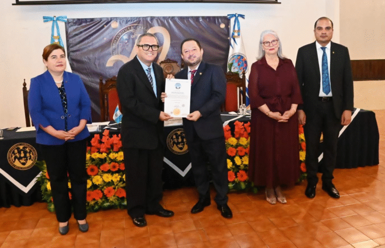 Rector de la UNACH, Oswaldo Chacón, dicta cátedra inaugural en la Universidad de San Carlos de Guatemala