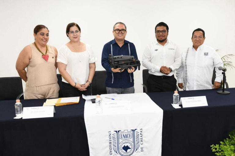 Empresa HELIBOSS dona drones a la UNACH para impulsar investigación y formación académica