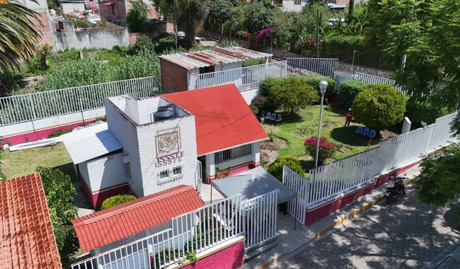 Inicia ampliación y remodelación de la Unidad de Medicina Familiar del ISSSTE en Guelatao, Oaxaca