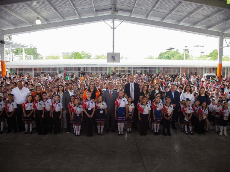 Arranca en Nuevo León el ciclo escolar 2025-2026 con enfoque en inclusión y tecnologías