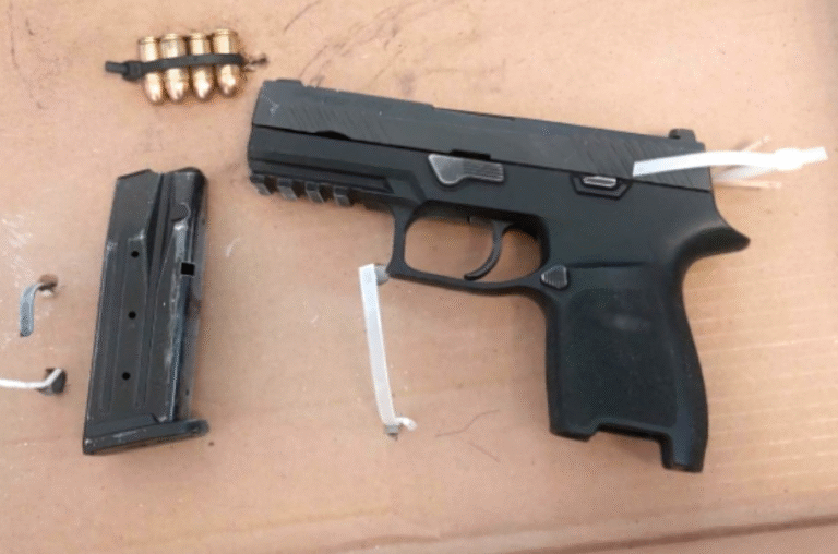 FGR obtiene sentencia de 12 años de prisión por portación de arma de fuego, inhibidor de señal y robo