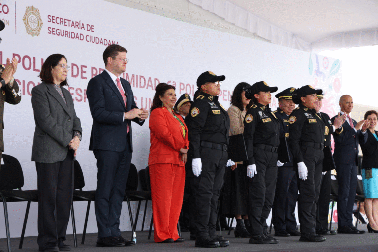 Clara Brugada encabeza graduación de 450 policías y destaca inversión histórica en seguridad