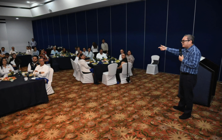 UNACH reconoce a docentes que ingresaron al Sistema Nacional de Investigadoras e Investigadores 2025