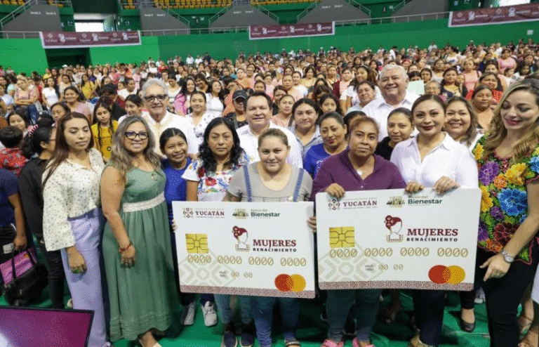 Programa Mujeres Renacimiento fortalece la justicia social en Yucatán con entrega de tarjetas