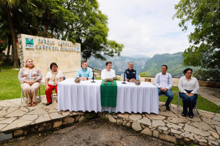 Ayuntamiento de Tuxtla y CONANP firmaron convenio para impulsar el turismo en la capital a través de la rehabilitación integral de los Miradores del Cañón del Sumidero