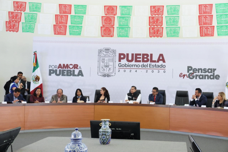 Gobierno de Puebla recibe capacitación histórica en derechos humanos