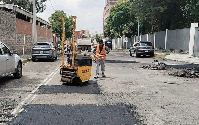 Gobierno de Puebla intensifica la campaña “Bacheando Puebla” para mejorar la movilidad