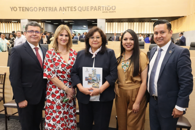 Tonantzin Fernández reconoce trabajo del Congreso de Puebla en su primer informe legislativo