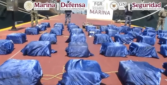 Marina asegura 1.6 toneladas de cocaína en costas de Guerrero