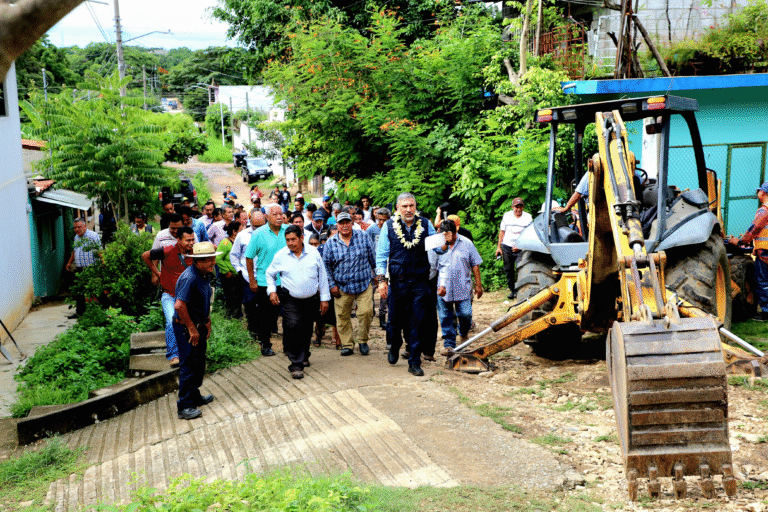 Fortalece Ángel Torres infraestructura vial en beneficio de las familias de Copoya