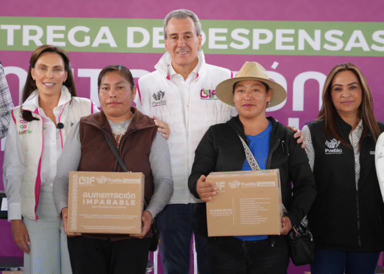 Pepe Chedraui y MariElise Budib entregan apoyos alimentarios en juntas auxiliares de Puebla
