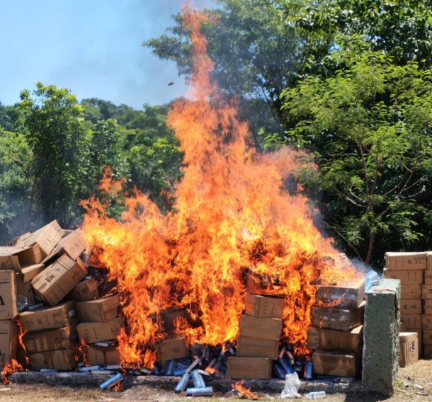FGR incinera cerca de seis millones de cigarros apócrifos y destruye objetos relacionados con delitos en Campeche
