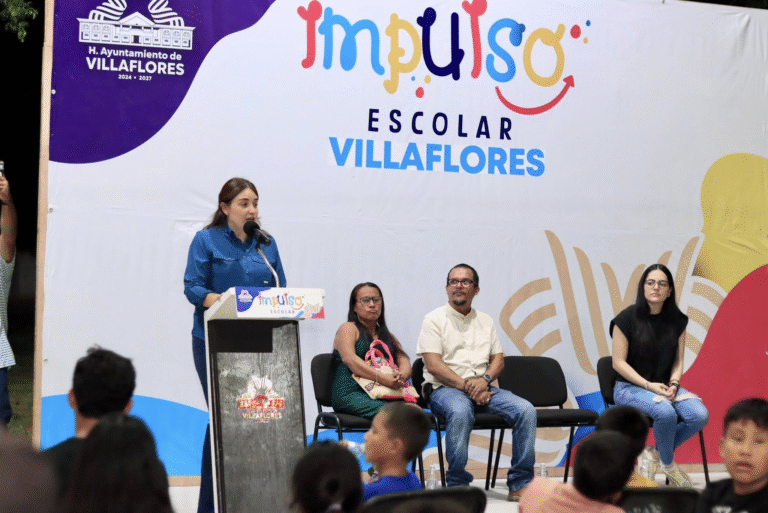 Valeria Rosales impulsa la educación con programa de apoyos escolares en Villaflores