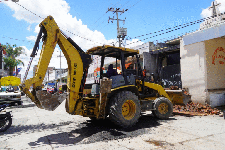 San Martín Texmelucan refuerza programa de bacheo en vialidades principales